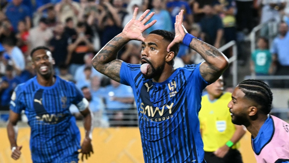    Малком празднует гол в ворота «Манчестер Сити» (4:3). AFP