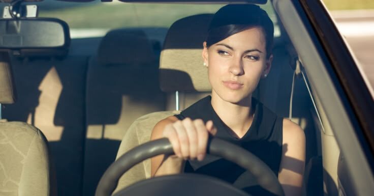  78% водителей признаются, что эти факторы портят им настроение и делают поездки стрессовыми.

Но технологии и правильные привычки помогают минимизировать раздражение. Разберёмся, как оставаться спокойным за рулём даже в самых неприятных ситуациях.