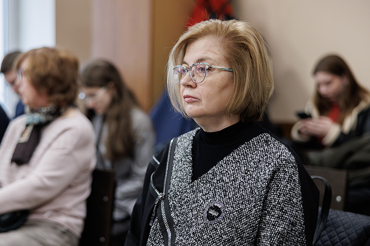    «Приношу свои извинения руководству республики, что не оправдала доверие…» — заявила в суде Гульшат Нигматуллина.   
Фото: «БИЗНЕС Online»