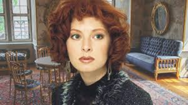 Амалия Мордвинова в роли Евы в сериале "Охота на золушку"