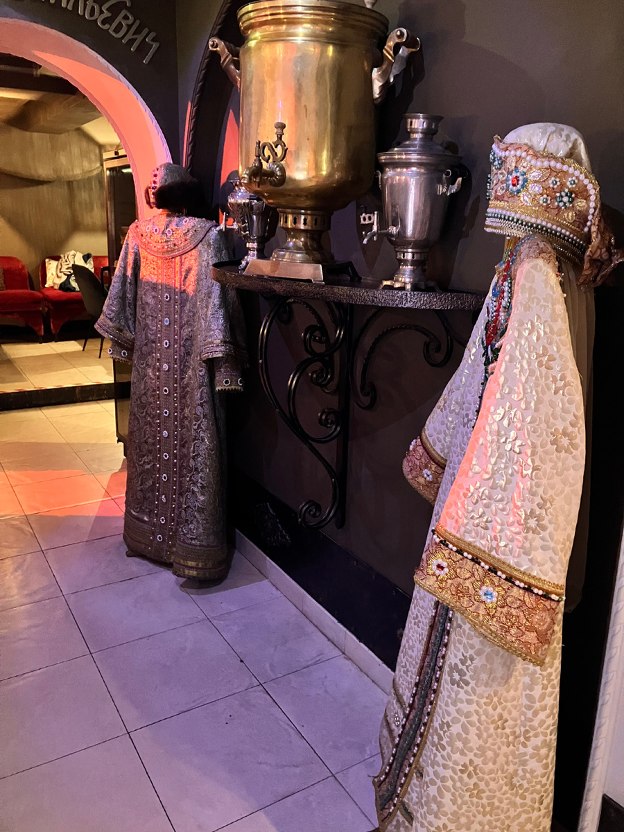 Интерьер соотвествующий 