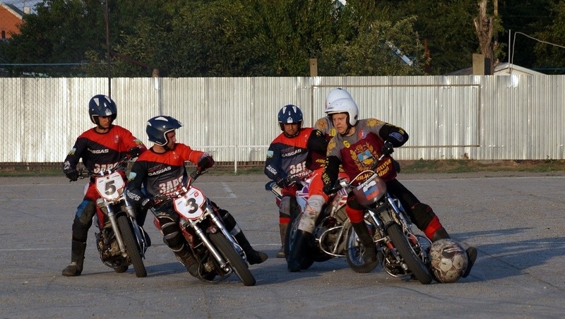    Вячеслав Лемешевский забил первый гол матча Фото: МК «Колос»