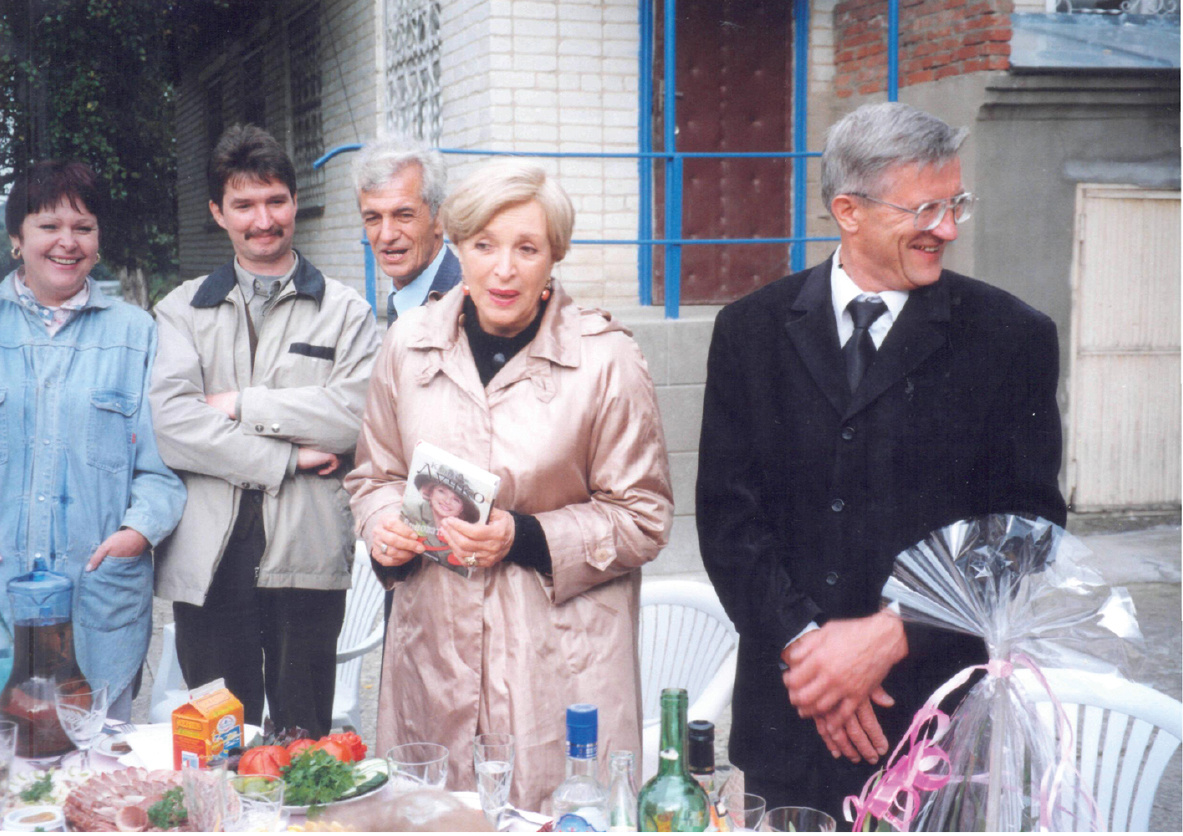 Встречали актрису с размахом и всей кубанской душой.