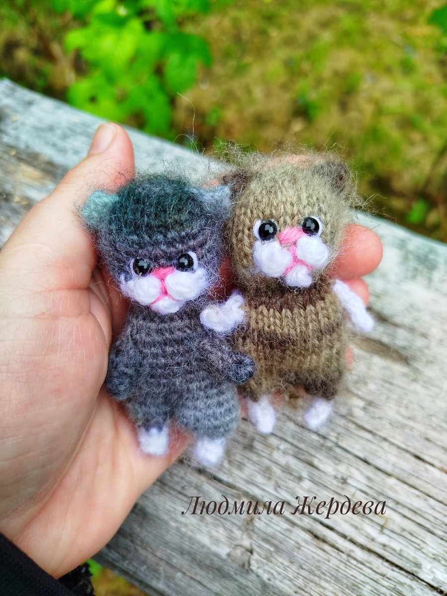 И крючком и спицами!