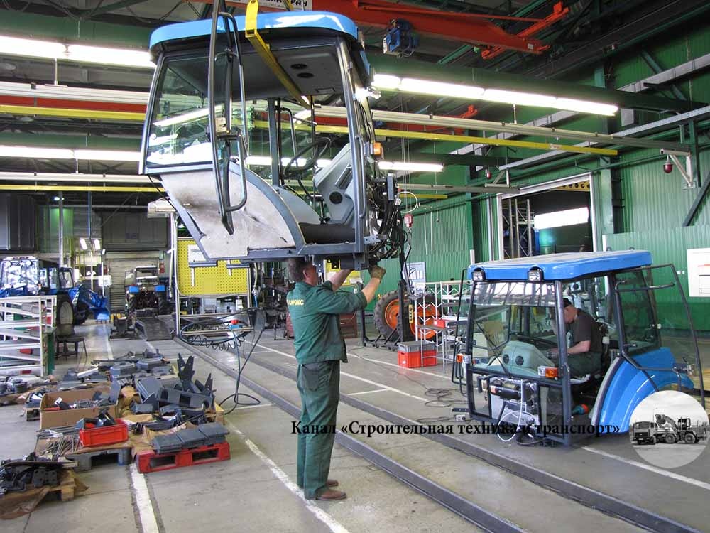 Сборка тракторов Агромаш на САРЭКСе, 2013 г.