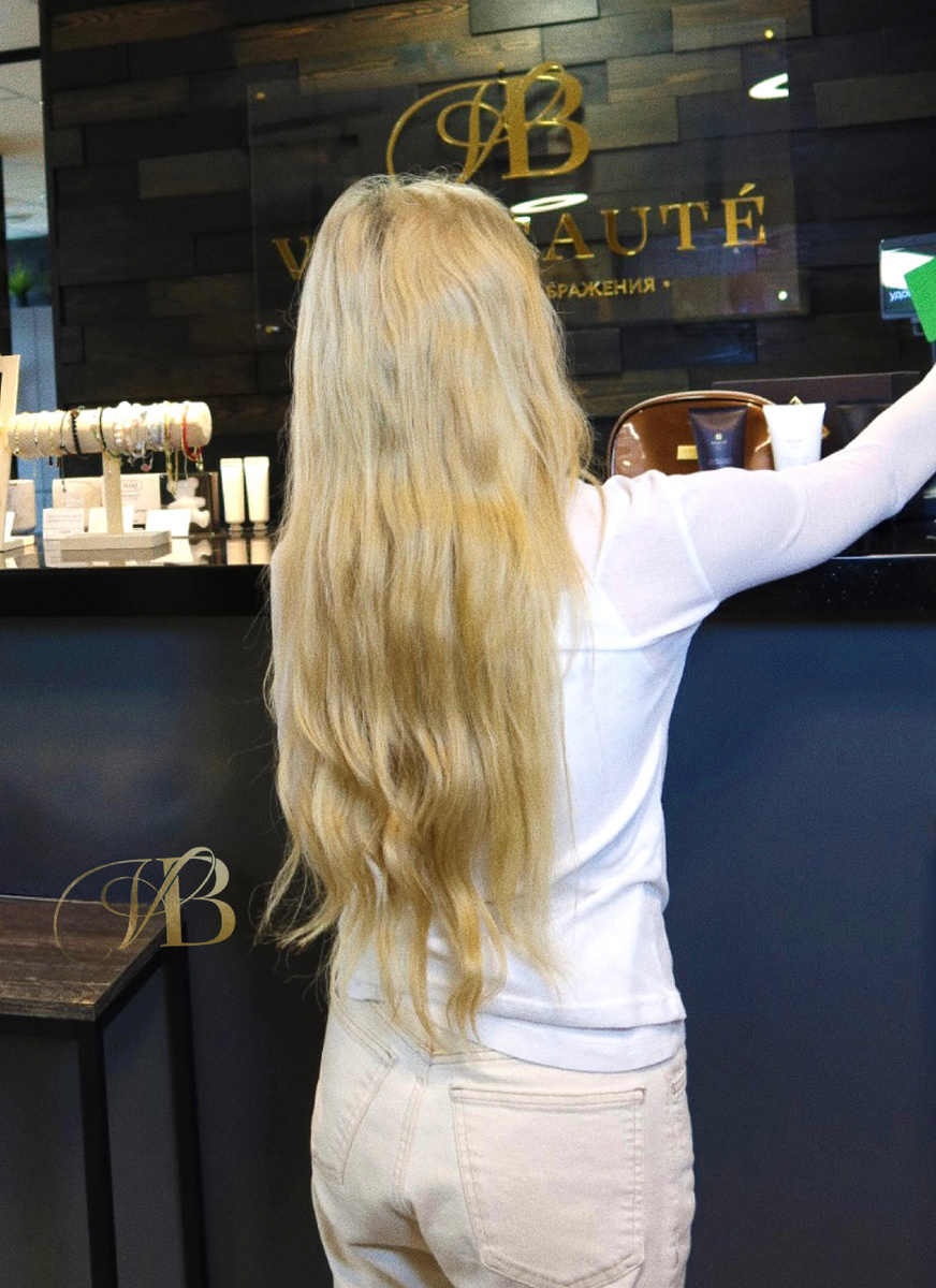 🌿 Восстанавливающие процедуры для волос — укрепляют структуру, делают волосы более густыми, блестящими и здоровыми.