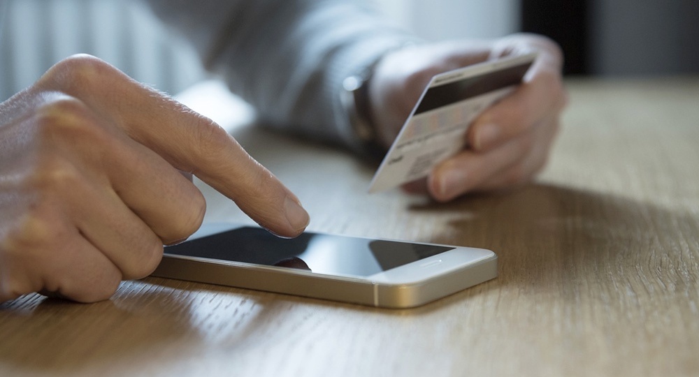 Переводы с карты на карту теперь под особым контролем. Что можно делать, а что нельзя по новым правилам