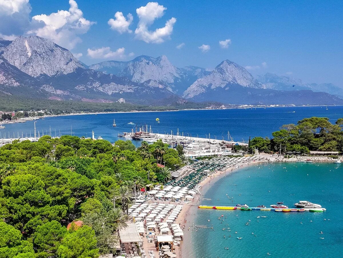    Горы Кемера - его фишка, всегда привлекающая россиян в эту часть Турции. Фото: Visit Kemer