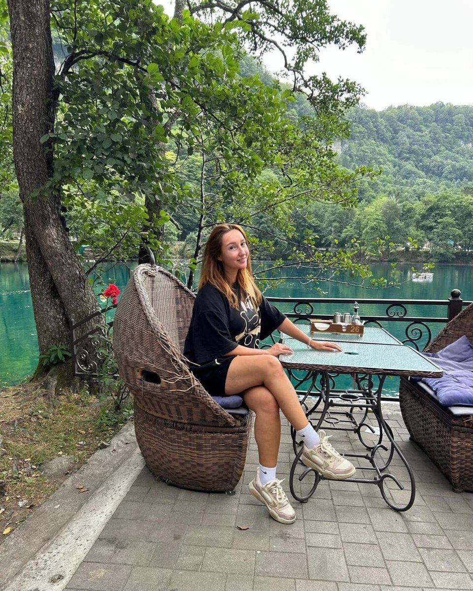 Нижнее голубое озеро. Кабардино-Балкария.