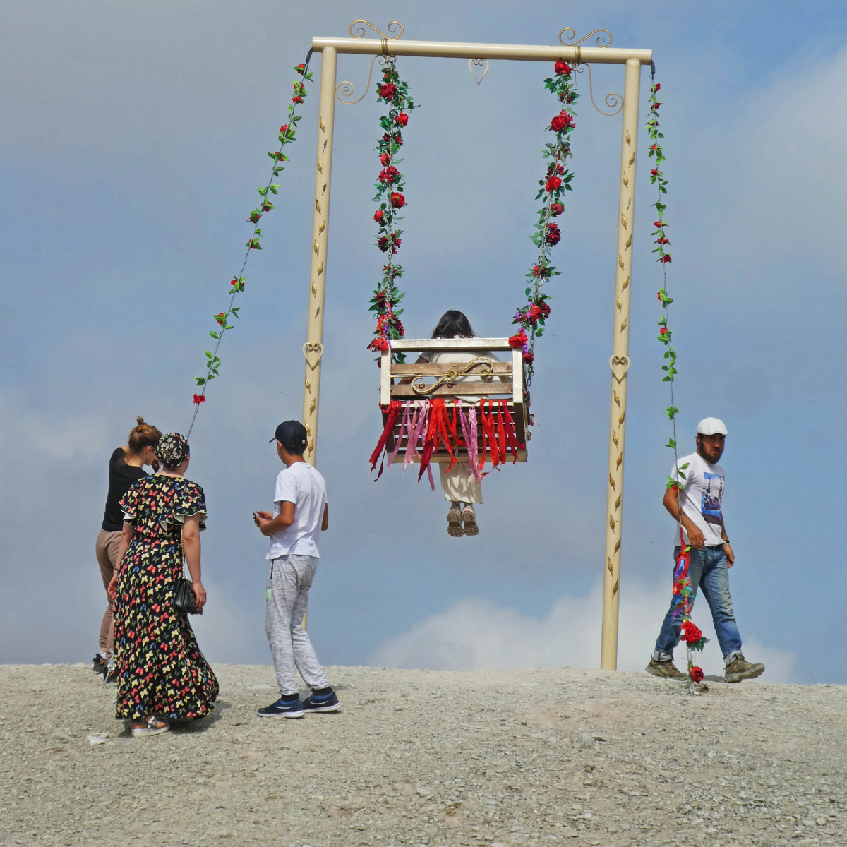 Качели по пути к Сулакскому каньону. Стоимость от 500 р. с человека. Фото автора.
