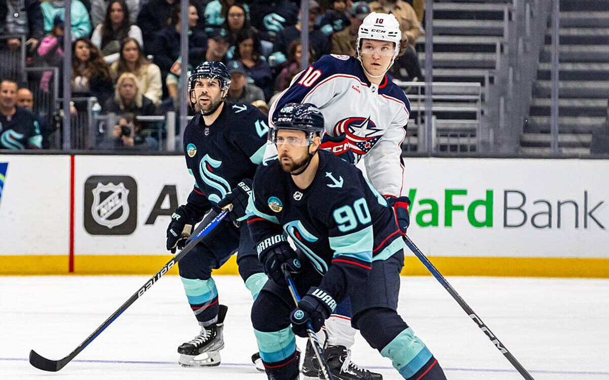 У Дмитрия Воронкова сегодня в полночь завершился контракт новичка с «Блю Джекетс», а о новом пока ни слова со стороны клубаФото: Jenn G, CC BY-SA 2.0, commons.wikimedia.org