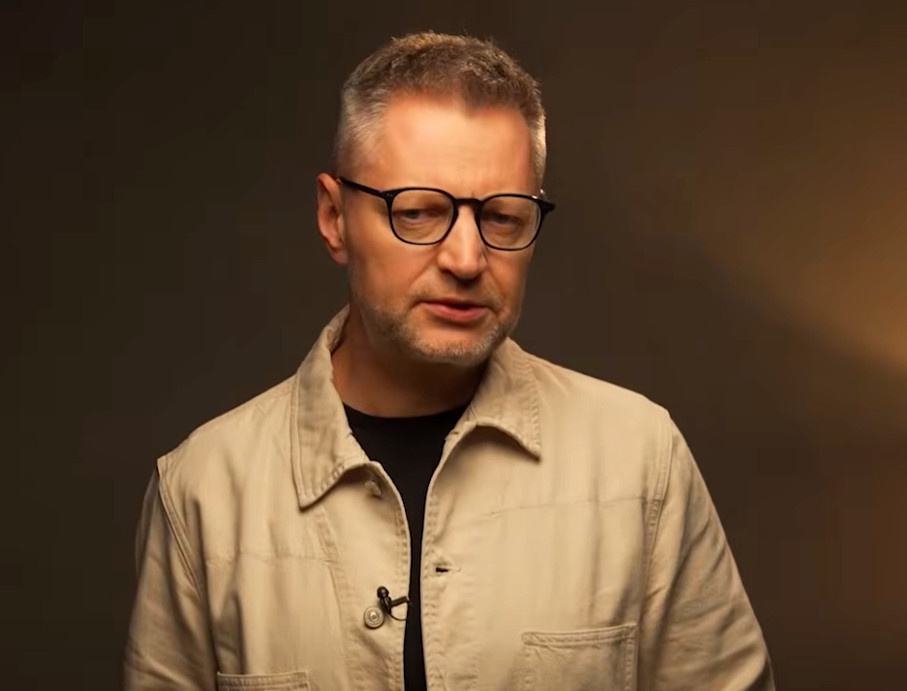 Ведущий «Редакции» больше не живой человек, а ИИ аватар