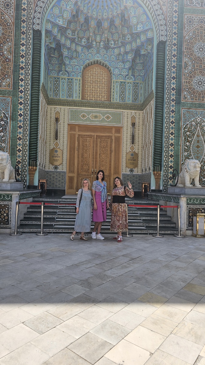 Это мы как раз в районе ресторана, где вкусно обедали