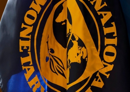    Зеленский продолжает загонять Украину в долговую кабалу. МВФ одобрил очередной кредит в $500 млн