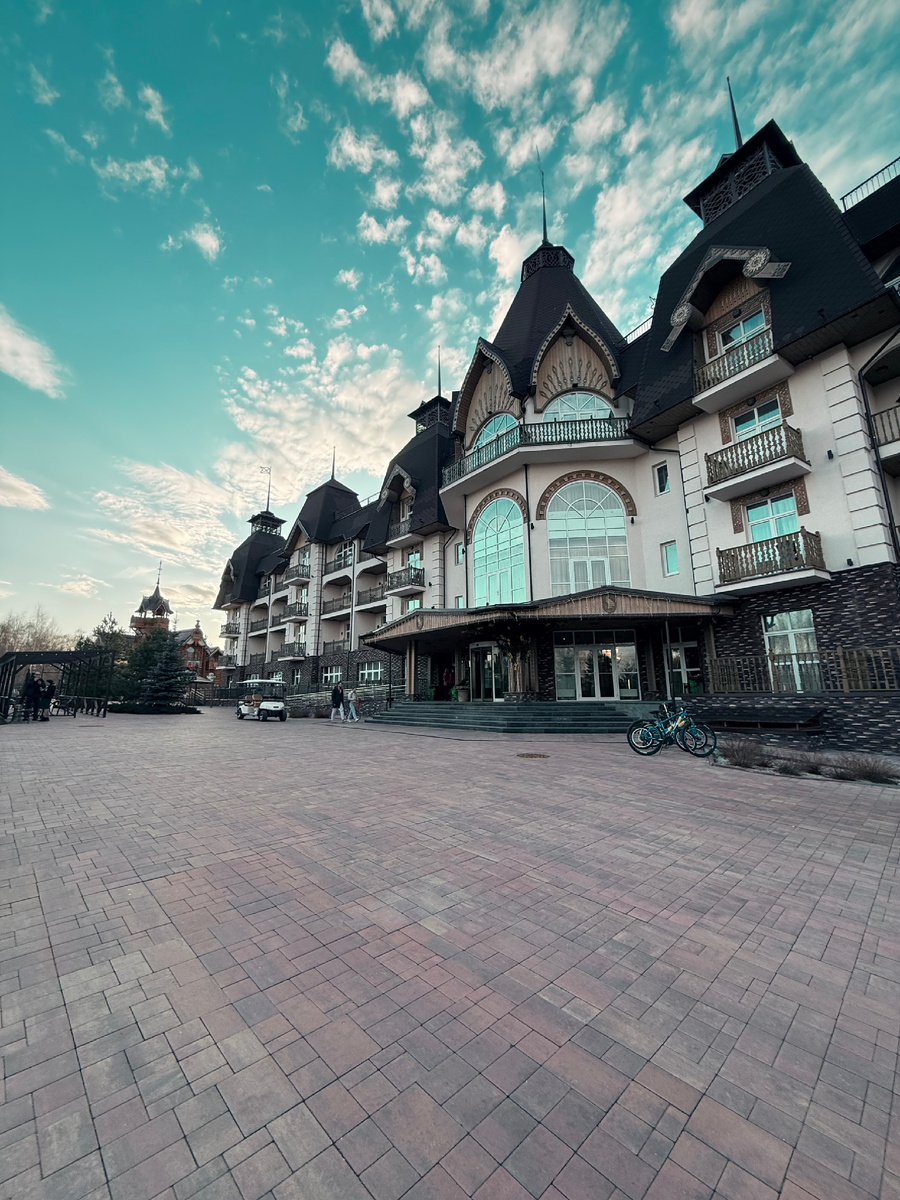 Главный корпус 