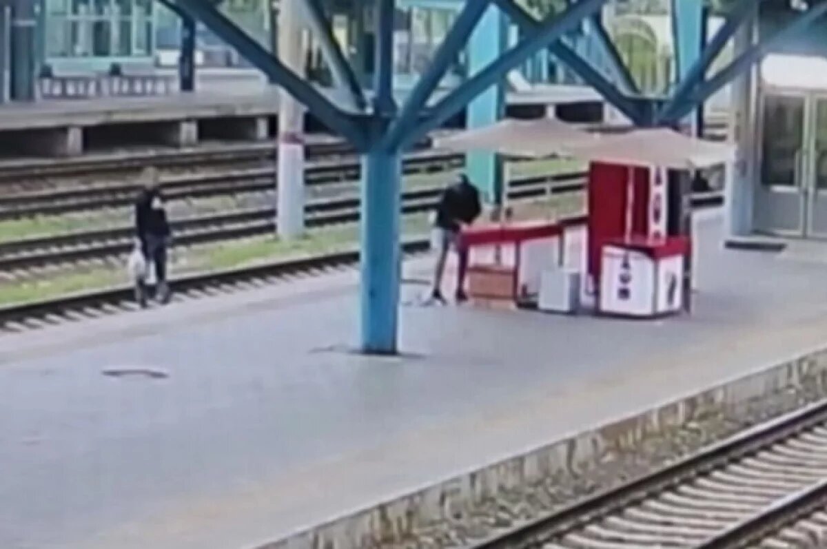    Самарские транспортные полицейские раскрыли кражу мороженого