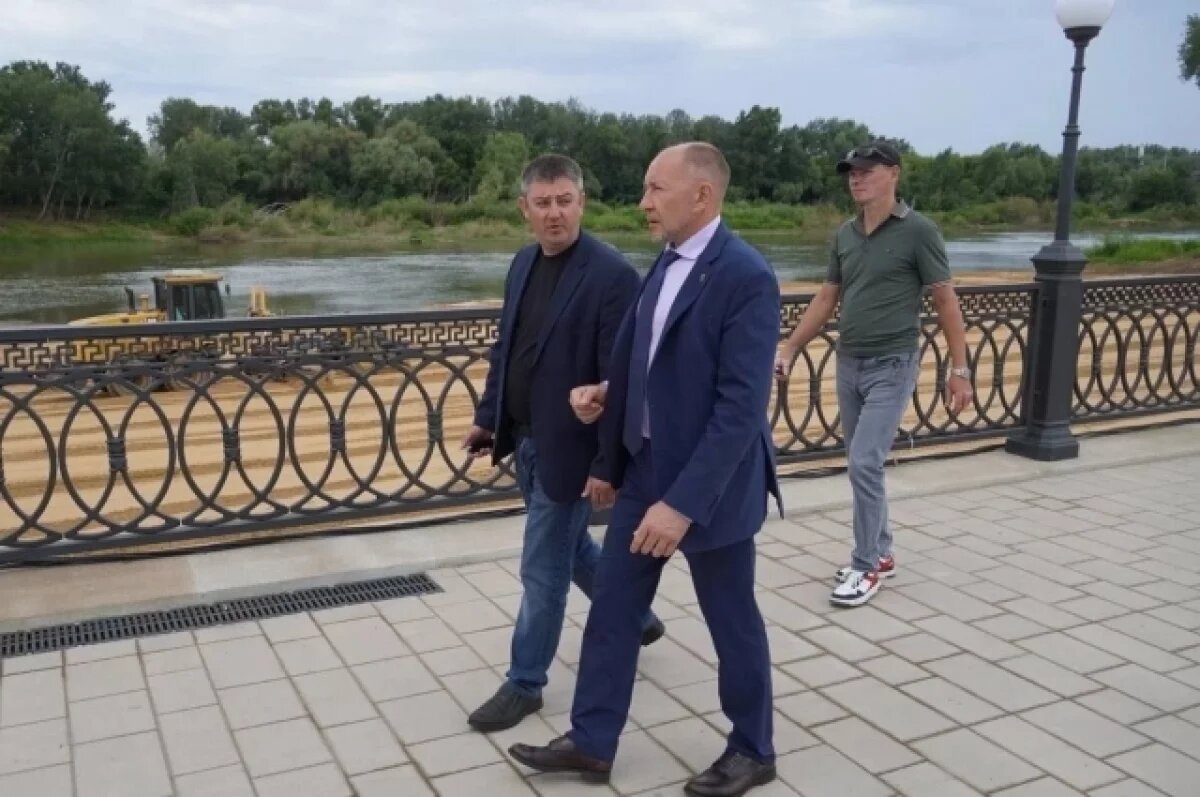    В Оренбурге подходит к завершению благоустройство городского пляжа