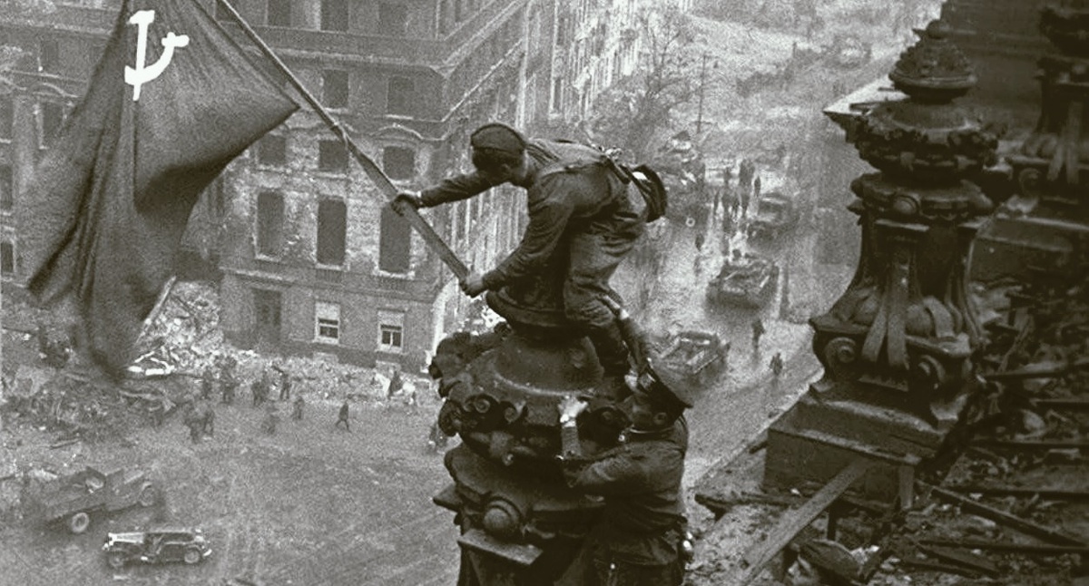 Знамя Победы над Рейхстагом