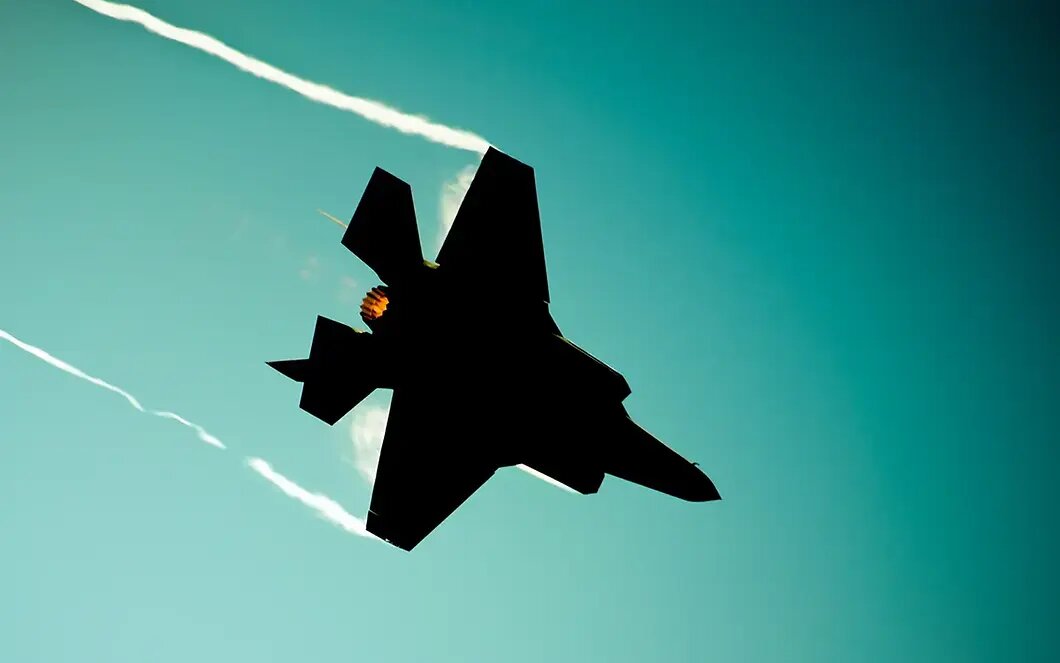 Целесообразность приобретения самолётов F-35 вызывает всё больше споров //Unsplash/Charles Causse