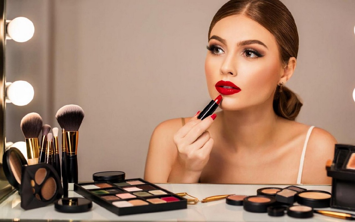    90% воронежанок используют декоративную косметику каждый день сгенерировано нейросетью Kandinsky