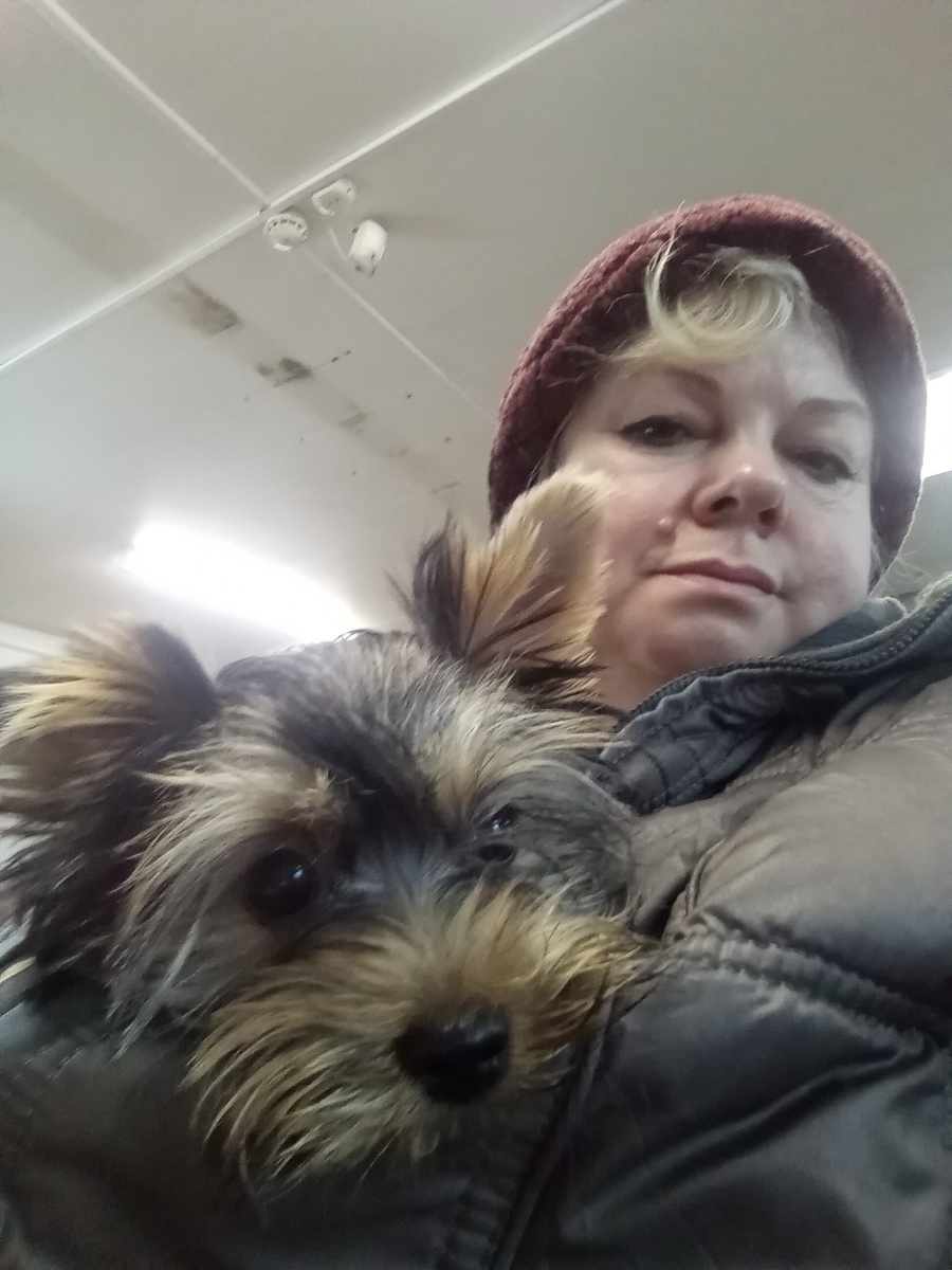 Я и Джесси на автовокзале в Самаре