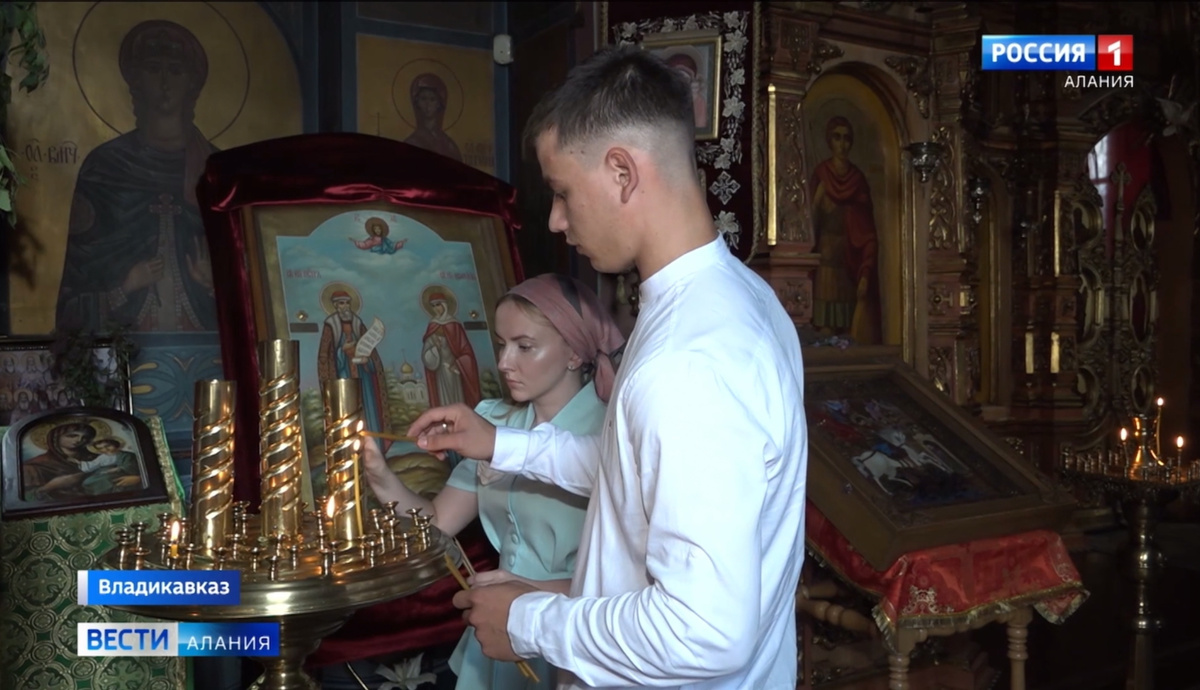 Хетаг и Анастасия в Осетинской церкви. Из сюжета ГТРК-Алания