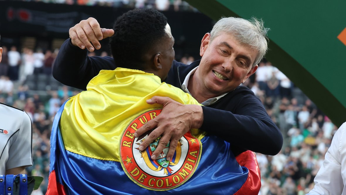 Владелец «Краснодара» Сергей Галицкий и нападающий Джон Кордоба.
Фото Александр Федоров, «СЭ»