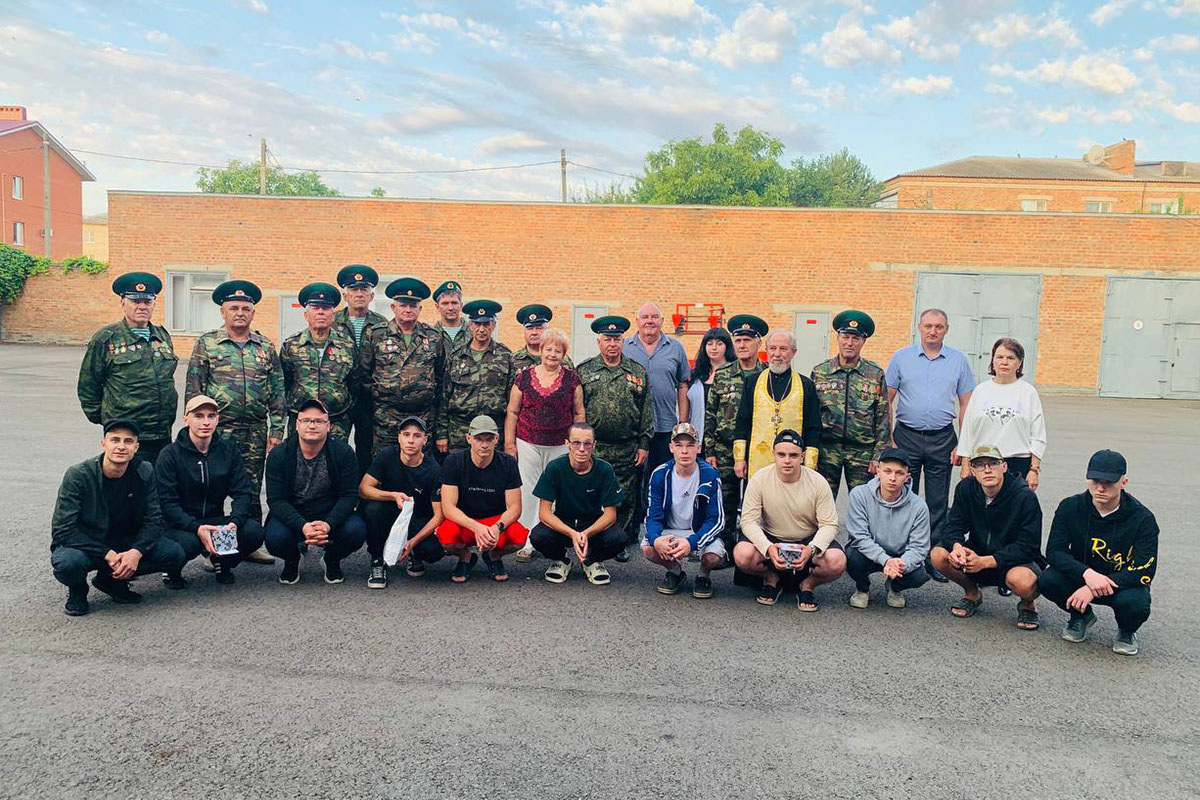    Новопокровские призывники отправились на срочную службу