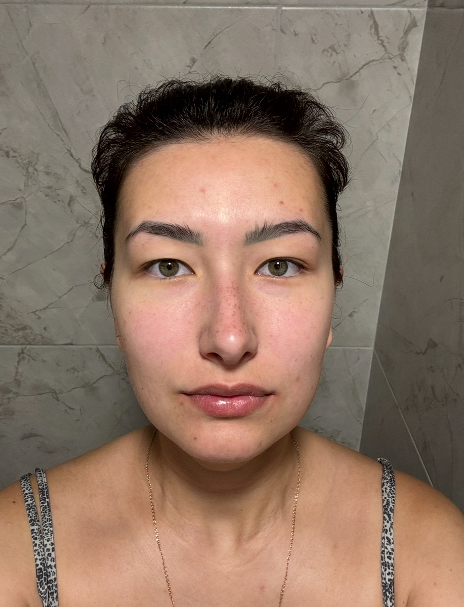 Только умылась. Никаких средств не наносила, на очереди тоник