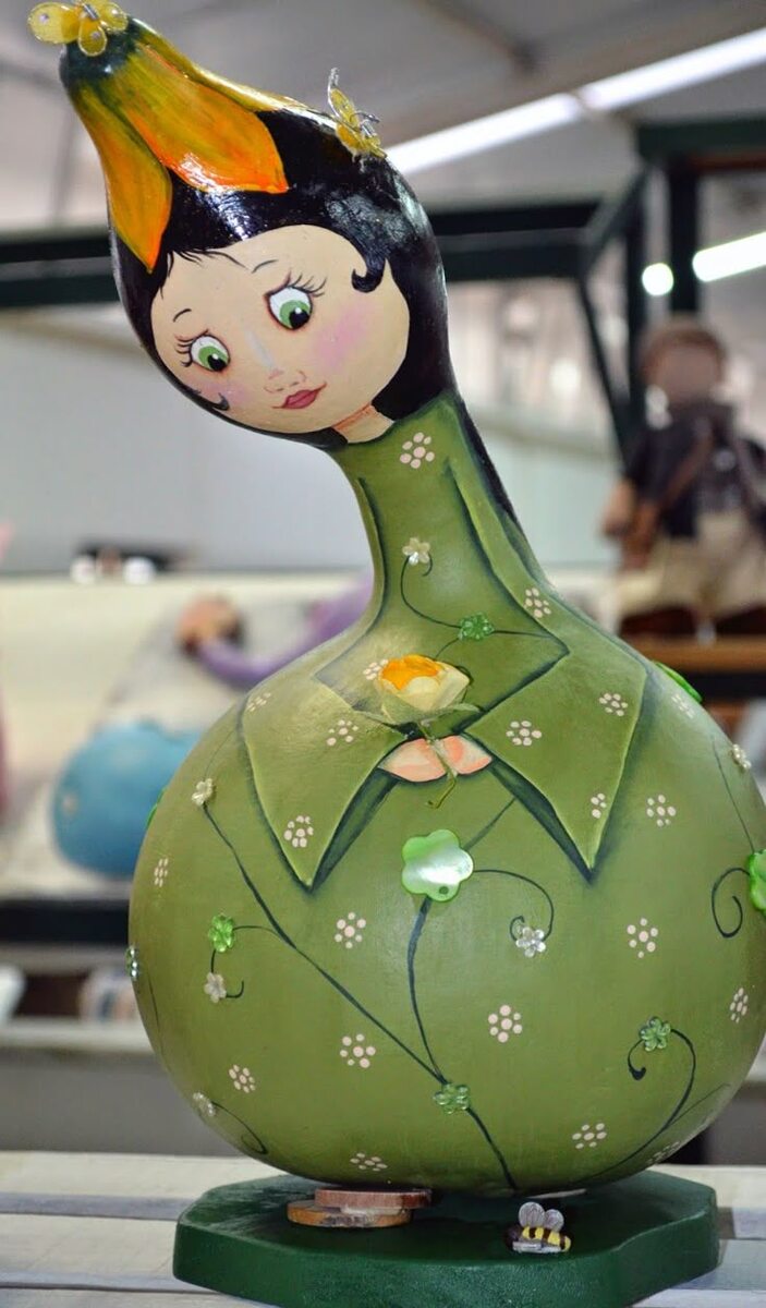  Это вариант расписанной тыковки. Кстати, у нас и сушить эти тыковки есть возможность: сухой вентилируемый чердак в доме.