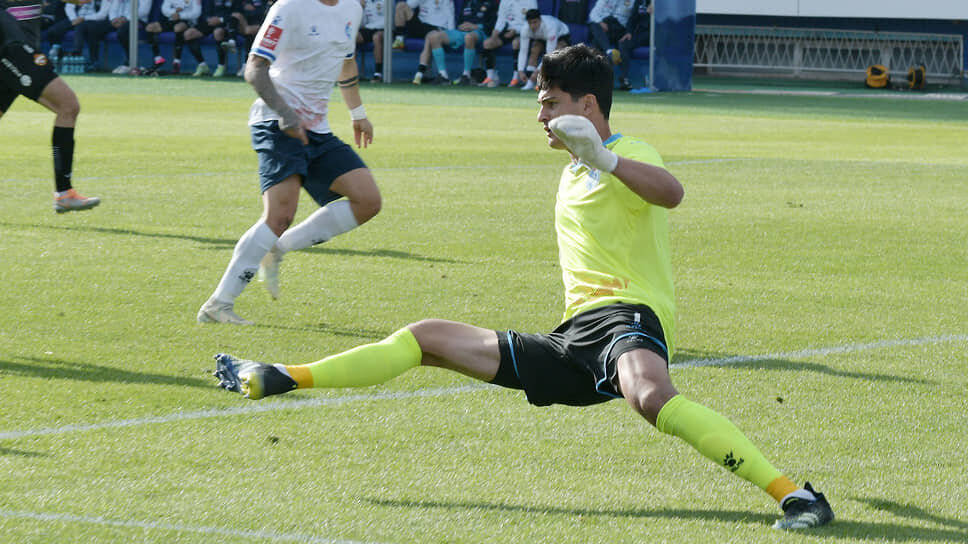 Голкипер воронежского футбольного клуба «Факел» Виталий Гудиев.📷Фото: Андрей Архипов / Коммерсантъ