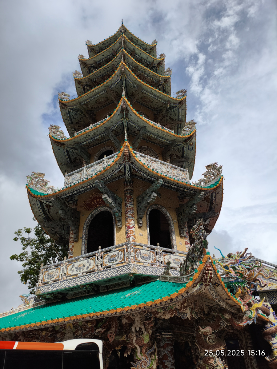 Храм Линь Фуок. Личное фото.