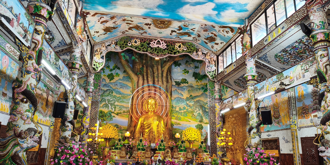 Помогите этой женщине, если Вы летите во Вьетнам.