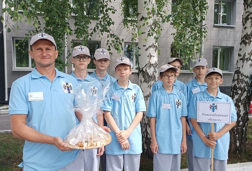    Команда Новосибирской области, руководитель Алексей Фомичев. Фотография Центр детского технического творчества СПУТНИК