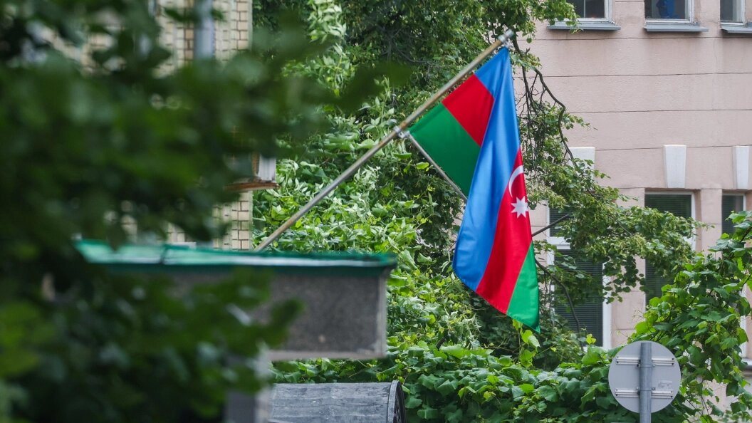    Фото: флаг на посольстве Азербайджана в Леонтьевской переулке Москвы, Shatokhina Natalia /Globallookpress
