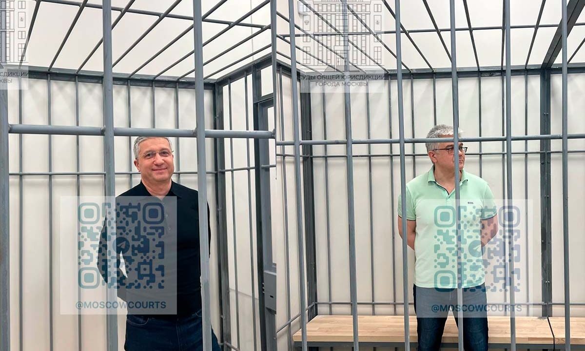    Тимур Иванов и Антон Филатов. Фото t.me/moscowcourts