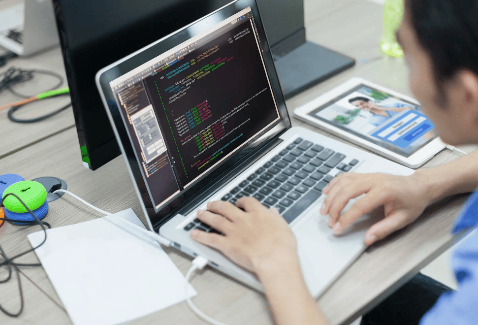 Как программисту из России переехать в США