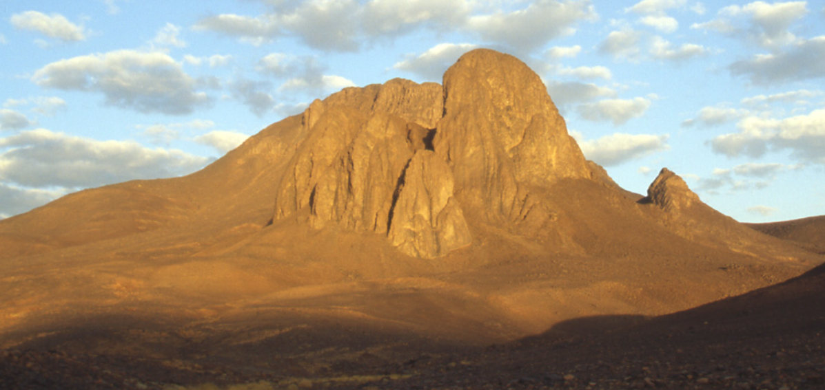 Тахат. Фото с сайта https://ru.wikipedia.org/wiki/Тахат