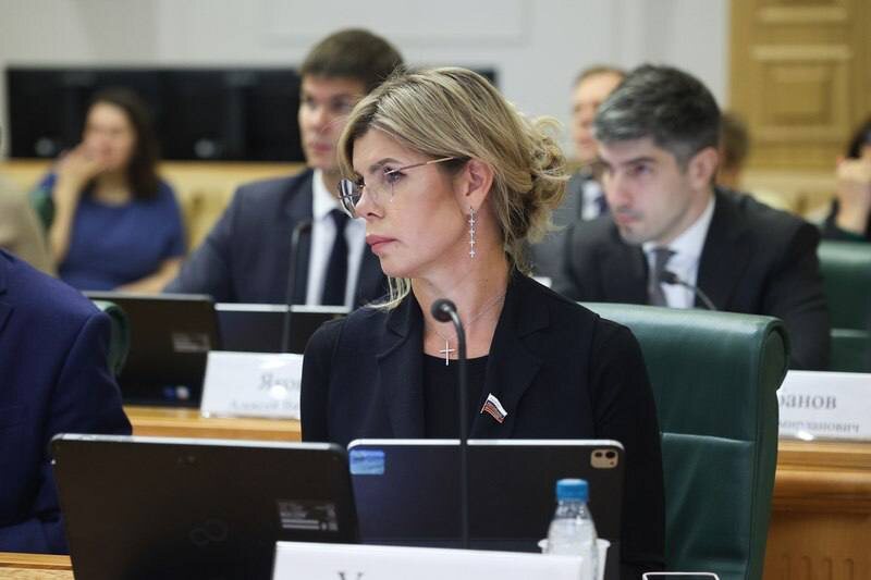    Евгения Уваркина представила новый закон для защиты аграриев зоны КТО Евгения Уваркина. Сенатор РФ