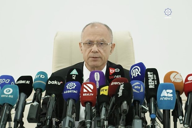    Глава отделения судмедэкспертизы при Минздраве Азербайджана Адалят Гасанов. Кадр: АЗЕРТАДЖ