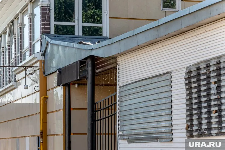 Увеселительное заведение было опечатано и закрыто по решению суда
Фото: Руслан Яроцкий © URA.RU