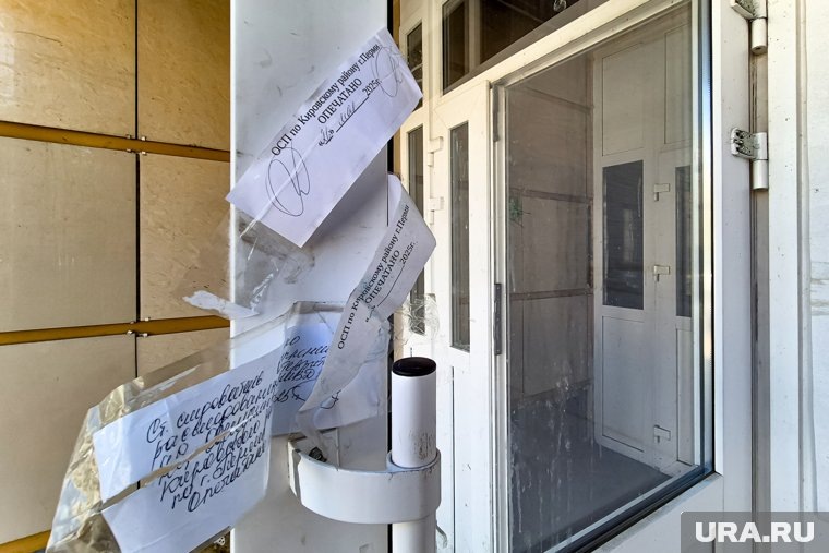 Сейчас пломбы сорваны, владелец заведения уведомил об этом приставов
Фото:Руслан Яроцкий © URA.RU