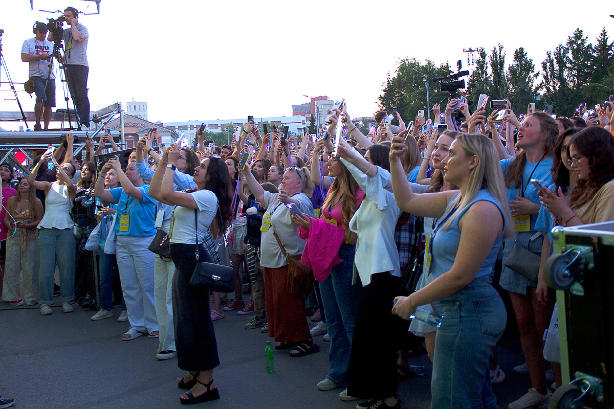 Для освещения этого мероприятия были мобилизованы все СМИ города и области, от мала до велика.