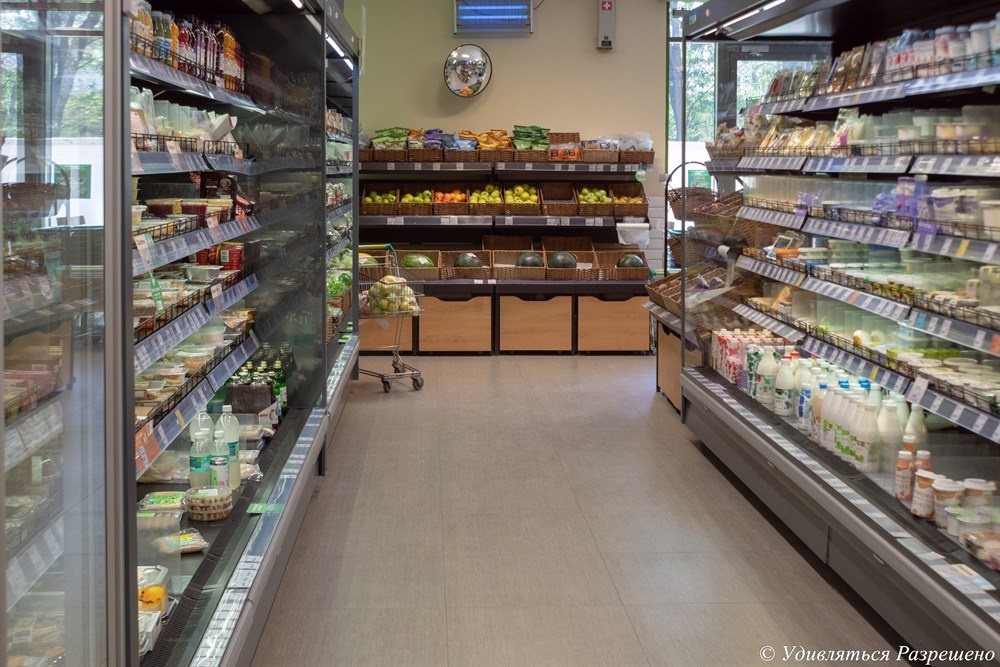 Народ попрятался