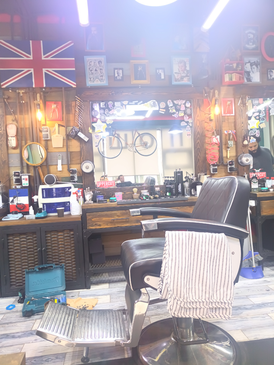 Интерьер барбершопа