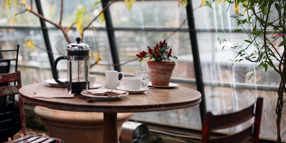 "Люди на сейлах покупают летнюю одежду
Что это — жадность, или у них есть надежда"(с) Фото: krasnoyarsk.ucheba.ru