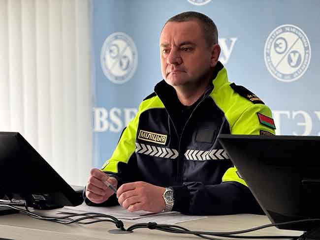 Павел Ангарьян: «Если кто-то из водителей возмущен тем, что он, мол, торопится, а его остановил инспектор для проверки документов, то не надо торопиться. Есть мудрая поговорка: быстро поедешь, медленно понесут»