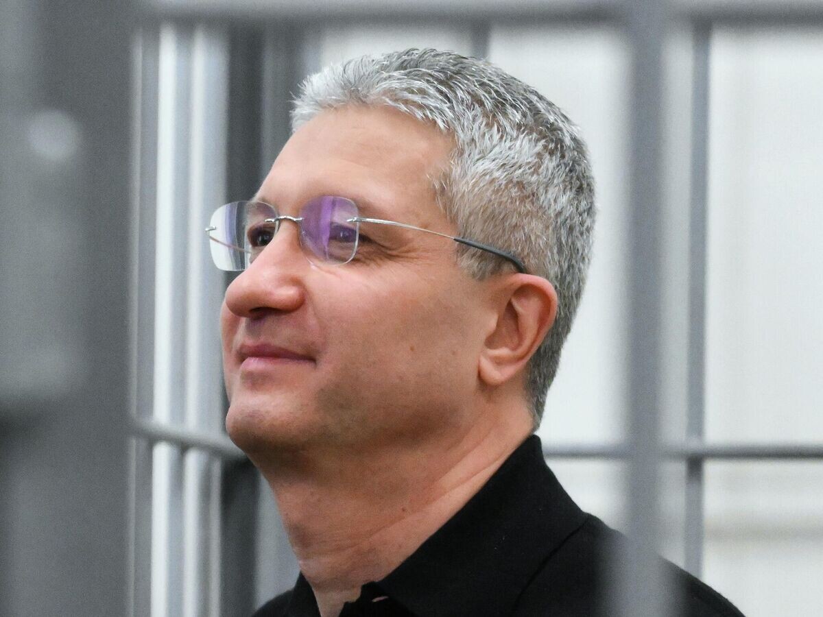    Бывший заместитель главы Минобороны РФ Тимур Иванов во время оглашения приговора в Мосгорсуде© РИА Новости / Григорий Сысоев