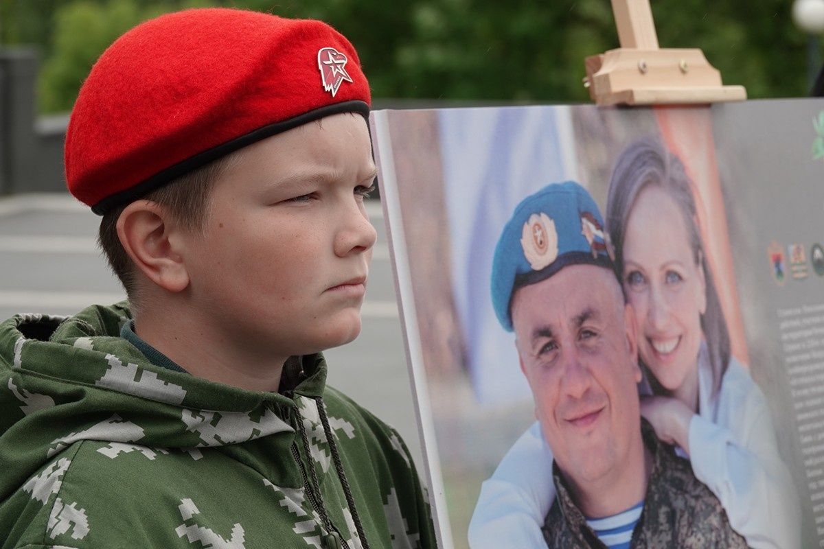    Выставка фотографии в День ветеранов боевых действий открылась в Петрозаводске. Фото: "Республика"/Максим Смирнов