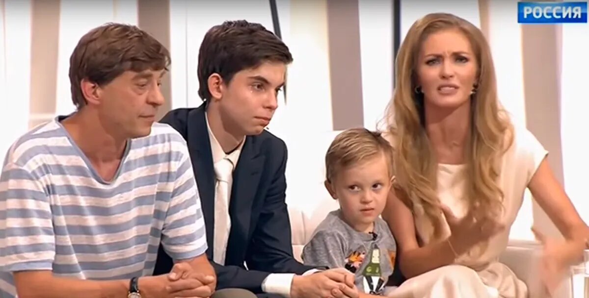 Анна Казючиц с семьей фото из открытых источников